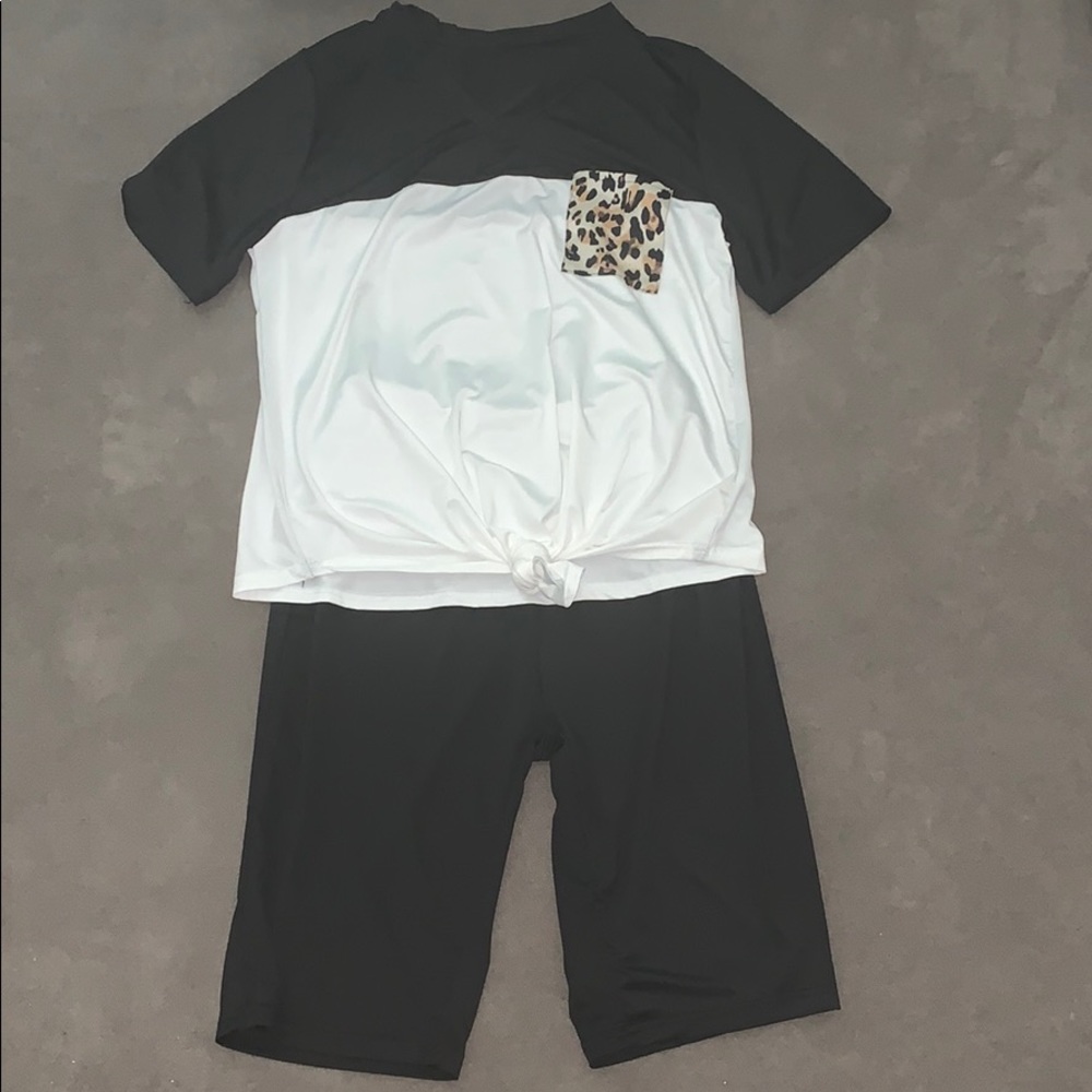 NEW! 2 piece black/white/cheetah short set.